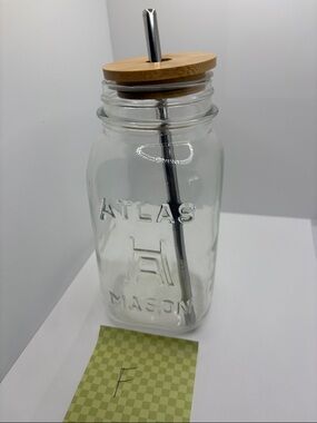 Vintage Atlas Mason Glass Drinking Jar with Bamboo Lid & Stainless Straw - Clear